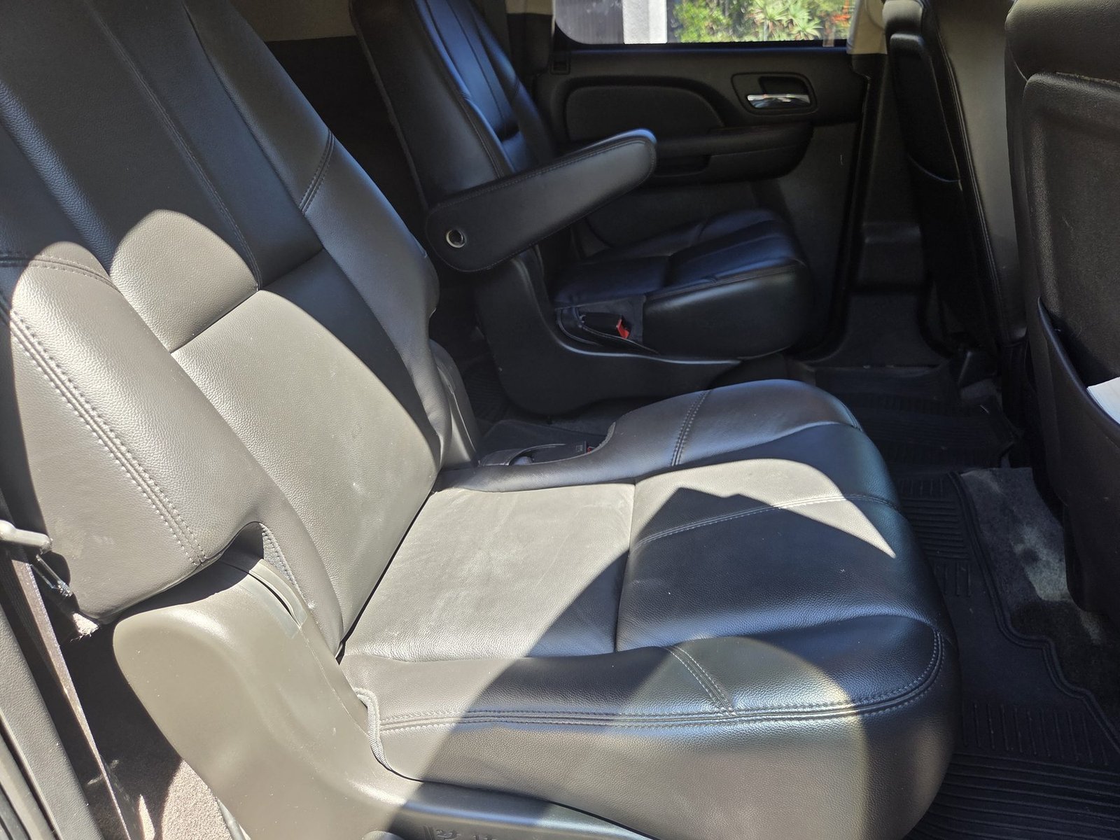 Second-row leather seat